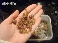 1、轻松熊便当,干鲍鱼边用清水泡发