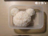 12、轻松熊便当,米饭捏成轻松熊的形状