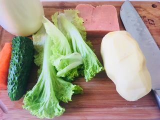 1、多彩土豆泥沙拉,材料准备