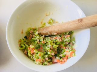 10、多彩土豆泥沙拉,搅拌均匀