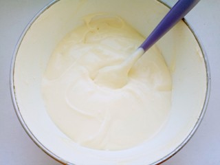 14、芝士蛋糕,混合均匀。