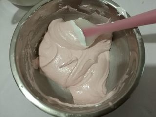 8、少女之心——粉色马卡龙,搅拌均匀的状态。