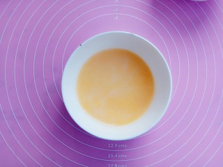 8、#甜味#水果果冻（白凉粉版）,油桃也榨汁备用