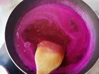 15、#甜味#水果果冻（白凉粉版）,火龙果汁和油桃汁做法一样的