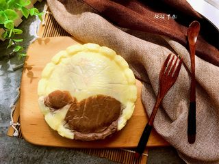 12、大理石芝士蛋糕 ,不粘模很轻松就倒扣脱模。