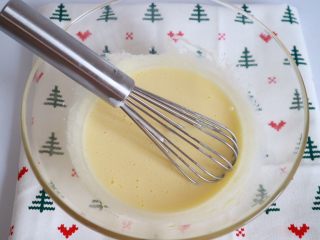 11、抹茶提拉米苏,搅拌均匀