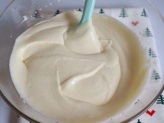 22、抹茶提拉米苏,这是最后彻底翻拌均匀的状态