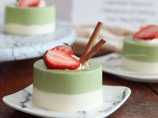 4、抹茶酸奶慕斯,成品图