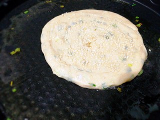 19、早餐+烫面葱油饼,放上饼坯