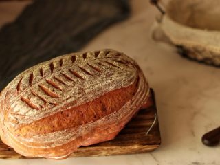 19、紫薯欧包,出炉