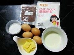 1、可可海绵杯子蛋糕,准备好所有材料