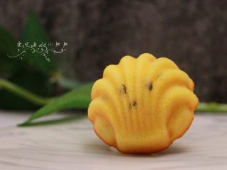 22、百香果柠檬玛德琳,成品