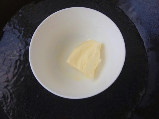 5、水果松饼,黄油隔水软化