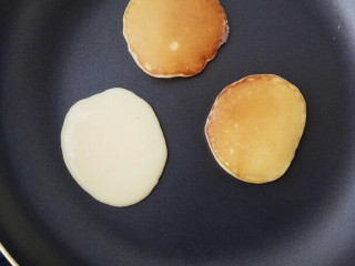 13、水果松饼,直到两面金黄就好了