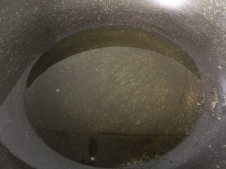 5、鸡蛋胡萝卜丝,热锅倒入油