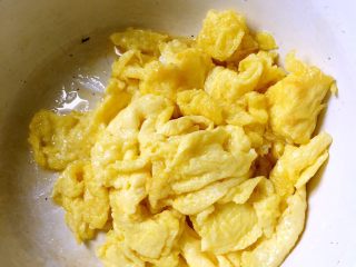 7、鸡蛋胡萝卜丝,存出备用