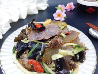 30、#辣味#凉拌酱牛肉牛筋,近看,太美味了,特别喜欢吃牛筋。