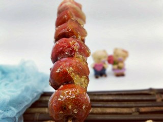 16、#儿时的记忆#冰糖葫芦,山楂的自然红色，无色素。