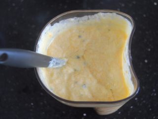 10、百香果芒果雪糕,全部混匀，试试甜度，不够可以多加些糖粉