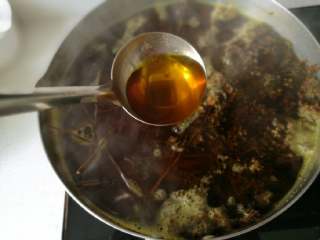 15、五彩饭,黄色也易出色，捞出过滤汁同红色步骤