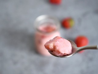 17、草莓布丁,甜润幼滑的草莓布丁，每一口都好满足，也不会热量太高。