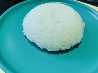 2、日式肥牛饭,倒扣盘里