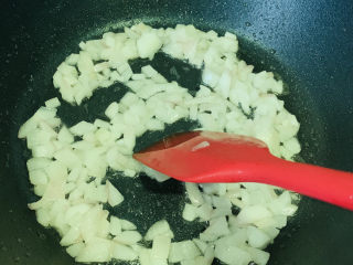 9、日式肥牛饭,大火,炒香