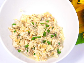 11、牛肉干贝鸡蛋豆腐羹,完成。