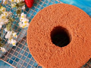 24、可可戚风蛋糕,成品图