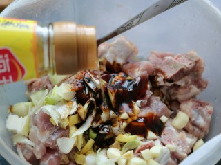 10、≈蒜香烤排骨≈烤箱版,一勺料酒