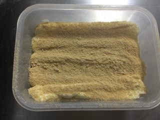 13、豆乳盒子蛋糕,撒上豆粉。