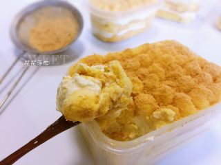 16、豆乳盒子蛋糕,挖一口尝尝。