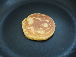 11、红薯松饼,小火煎成两面焦黄色即可