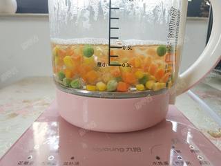 3、吐司披萨,火腿肠切薄片