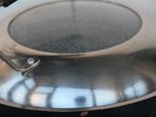 9、冬喝暖饮夏吃冰~冰糖雪梨柠檬饮,小火炖15分钟