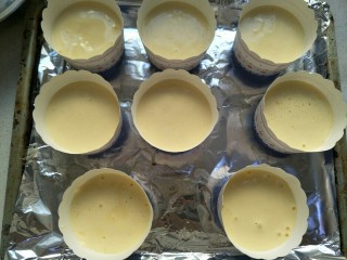 15、无水纸杯蛋糕,每个都装好。