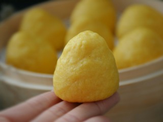 20、玉米面窝窝头,萌萌哒玉米窝窝头。