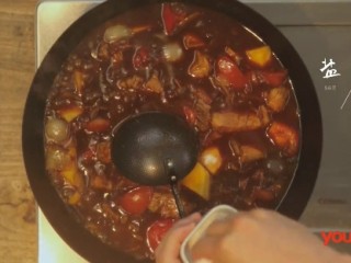 9、番茄煨牛腩&酸菜汆儿面,1-9倒入适量老抽、盐、糖