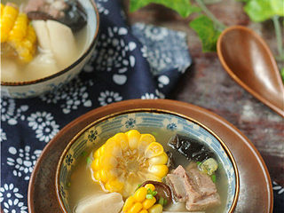 13、山药菌子排骨汤,拌匀即可出锅