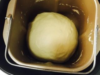 11、奶黄面包,放面包机启动发酵功能40分钟，至两倍大！
