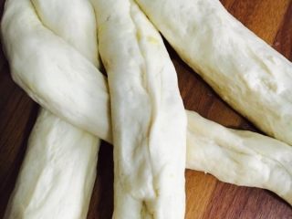 19、奶黄面包,3压1