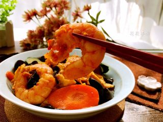 11、木须大虾,尝一口，鲜美极了。