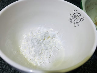 10、黄金鱿鱼圈,玉米淀粉；