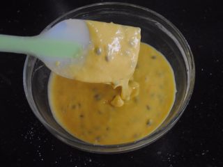 5、百香果蛋糕卷,拌匀