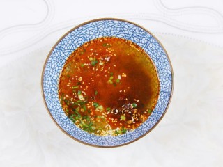 11、花样面条  麻辣火锅面,之前放好的调料，加适量面汤搅拌均匀