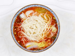 12、花样面条  麻辣火锅面,面条煮熟捞出