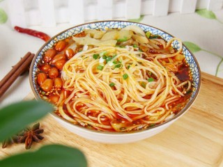 14、花样面条  麻辣火锅面,麻辣火锅面完成，我站面条