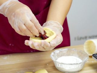 17、不煎不炸,健康养颜的美味——跨界南瓜饼,放入蔓越莓