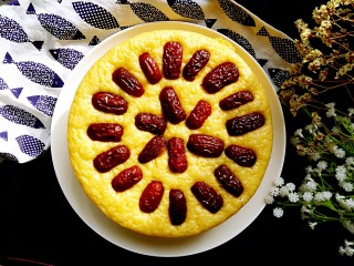 16、玉米面发糕,放凉后，很容易脱模。