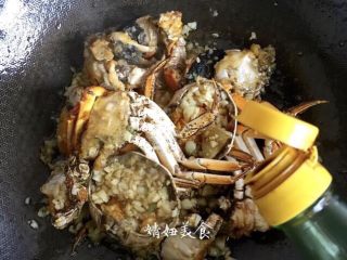 8、蒜泥螃蟹,香醋少许，增加香味